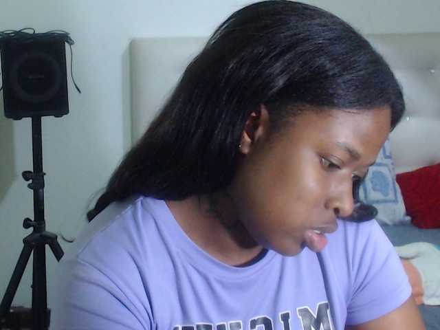 Nathaly webcam bongacams model stream image