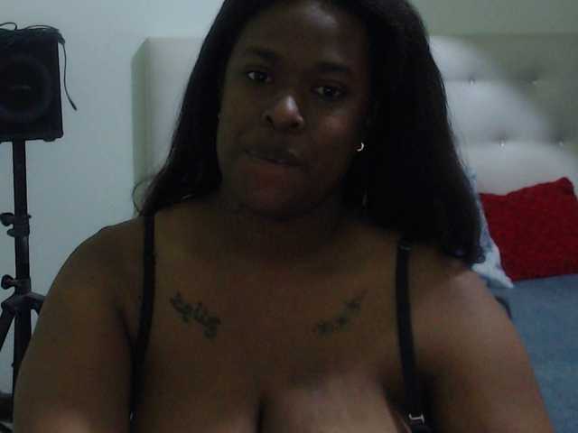 Nathaly's BongaCams show and profile