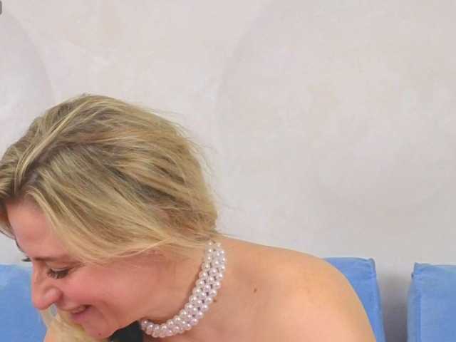 Murenza's BongaCams show and profile