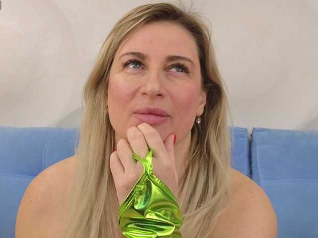 Murenza's BongaCams show and profile