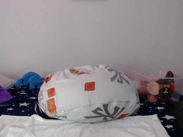 Lizhot2305's BongaCams show and profile