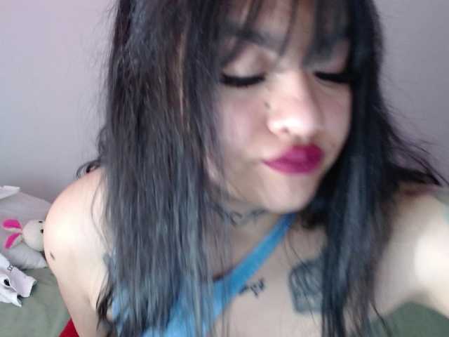 Lizhot2305's BongaCams show and profile