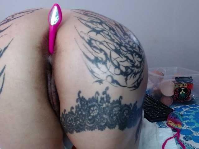 Lizhot2305's BongaCams show and profile