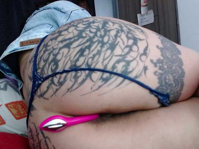 Lizhot2305's BongaCams show and profile