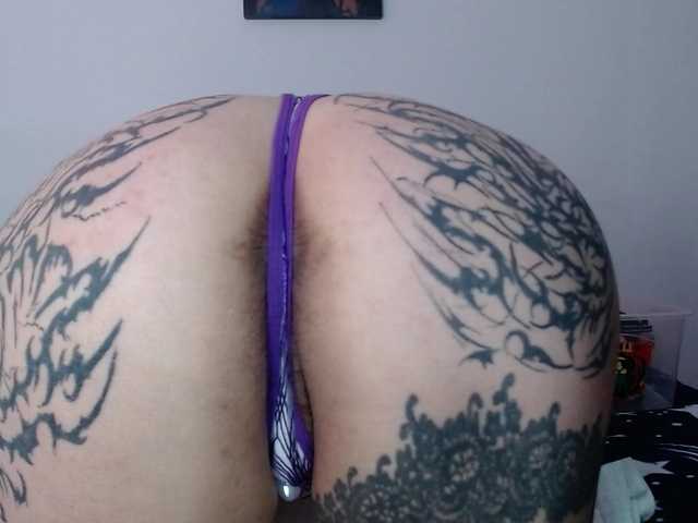 Lizhot2305's BongaCams show and profile