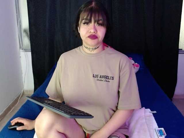 Lizhot2305's BongaCams show and profile