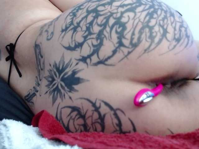 Lizhot2305's BongaCams show and profile