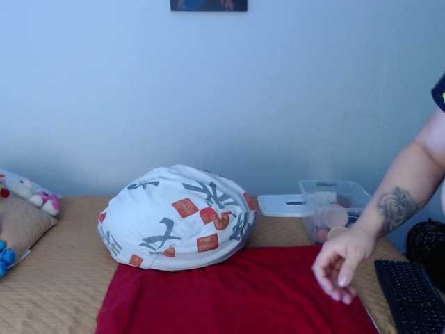 Lizhot2305's BongaCams show and profile