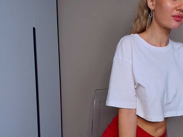 Pinkie-Pie's BongaCams show and profile