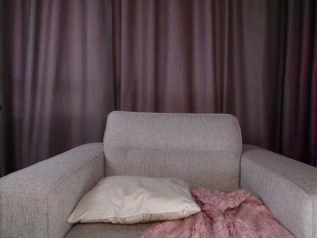 Pinkie-Pie Nude Live Sex Shows