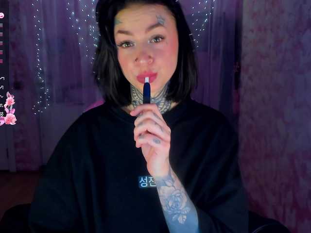 MalinaLaura's BongaCams show and profile