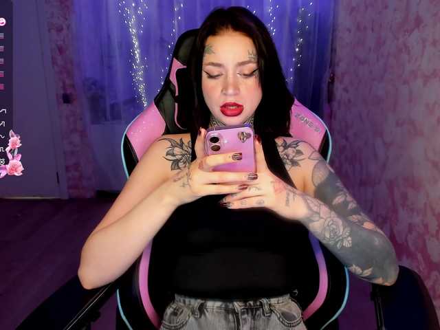 MalinaLaura's BongaCams show and profile