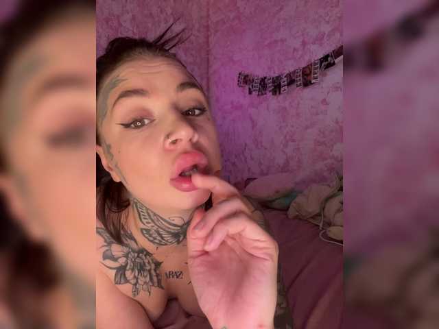 MalinaLaura Nude Live Sex Shows