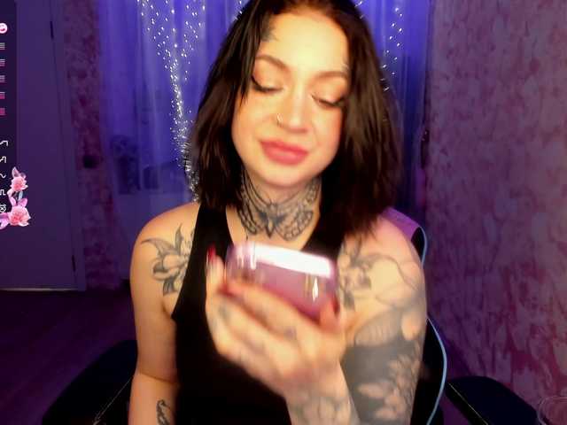 MalinaLaura's BongaCams show and profile