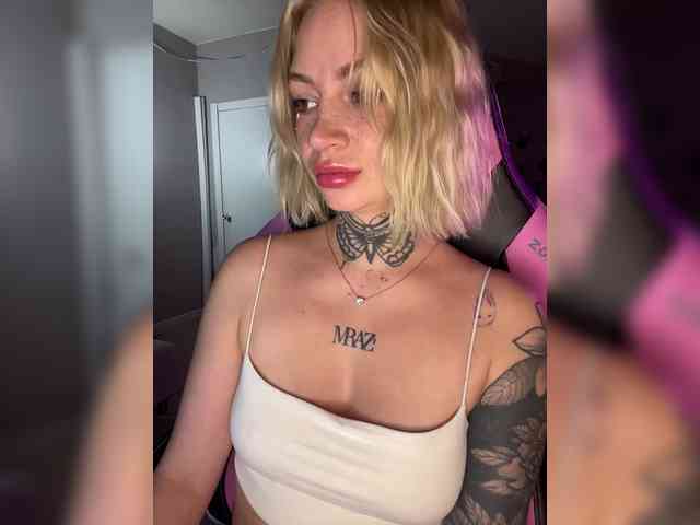 MalinaLaura's webcam live show