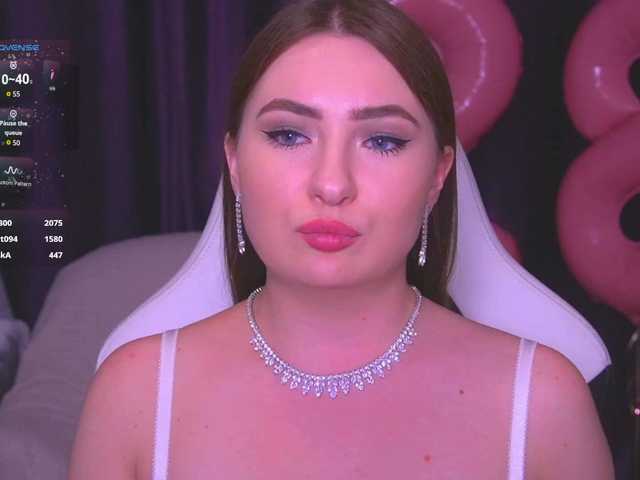 kriss-kisa's BongaCams show and profile