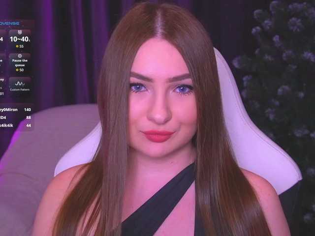 kriss-kisa's BongaCams show and profile