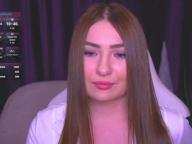 kriss-kisa's BongaCams show and profile