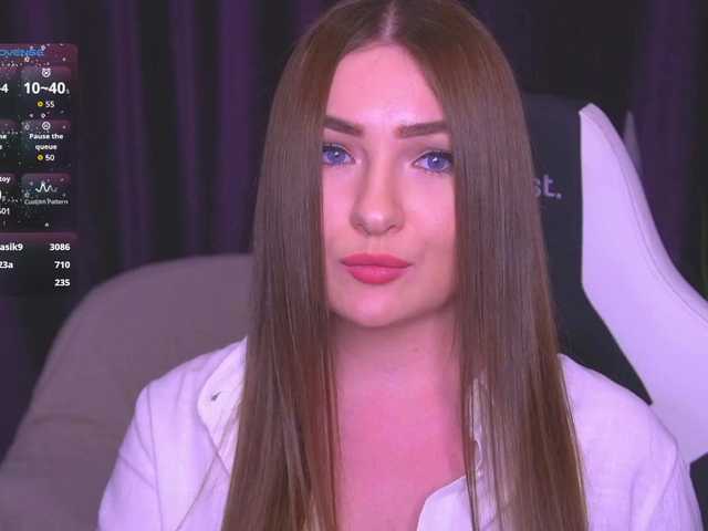 kriss-kisa's BongaCams show and profile