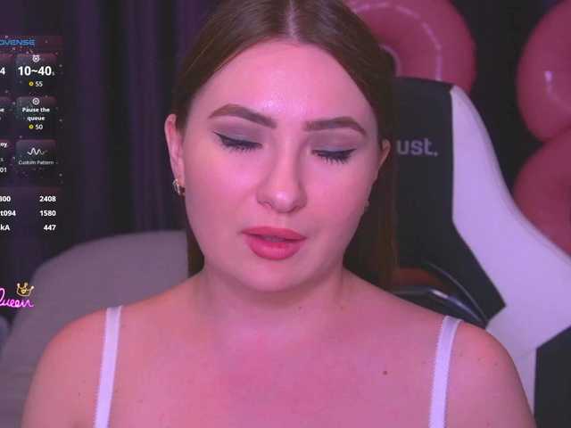 kriss-kisa's BongaCams show and profile