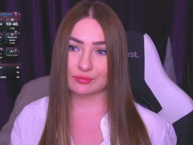 kriss-kisa's BongaCams show and profile