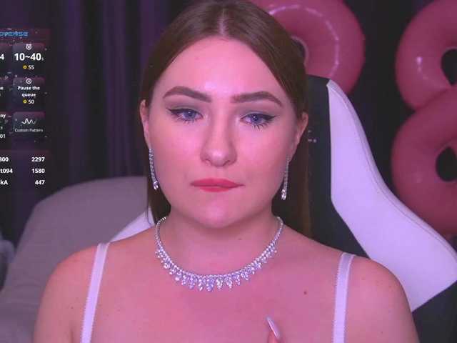 kriss-kisa's BongaCams show and profile