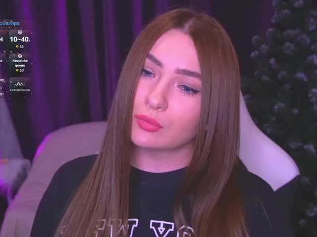 kriss-kisa's BongaCams show and profile