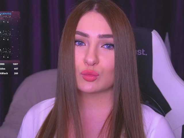 kriss-kisa's BongaCams show and profile