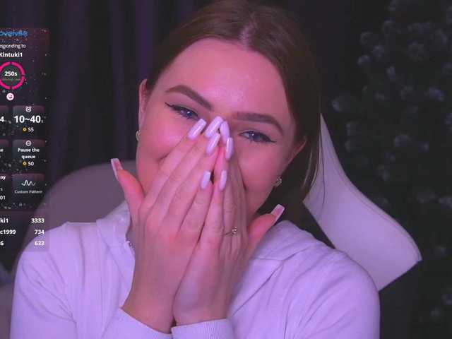 kriss-kisa's BongaCams show and profile