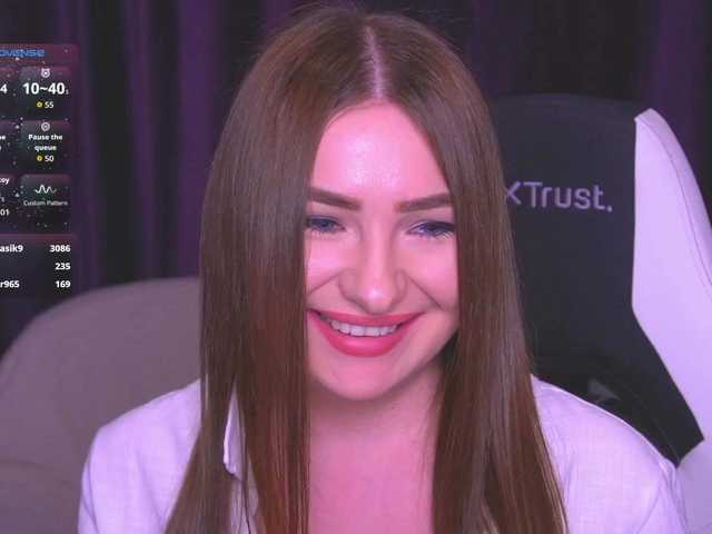 kriss-kisa's BongaCams show and profile