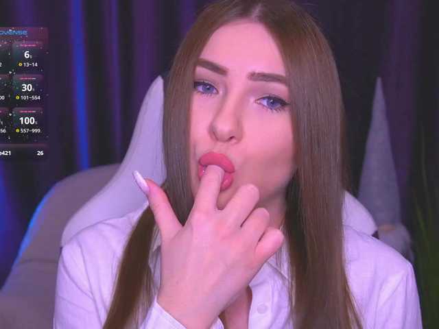 kriss-kisa's BongaCams show and profile