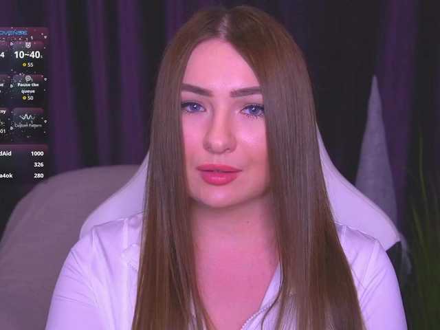 kriss-kisa's BongaCams show and profile