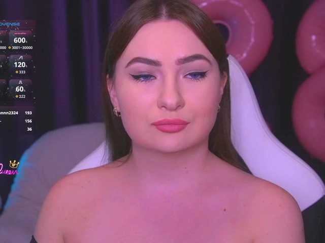 kriss-kisa's BongaCams show and profile