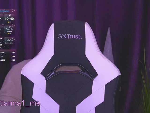 kriss-kisa's BongaCams show and profile