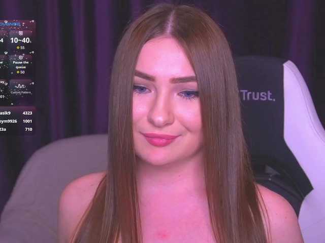 kriss-kisa's BongaCams show and profile