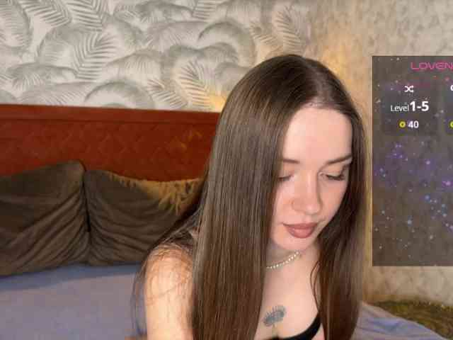 live chatting LekfullKitten