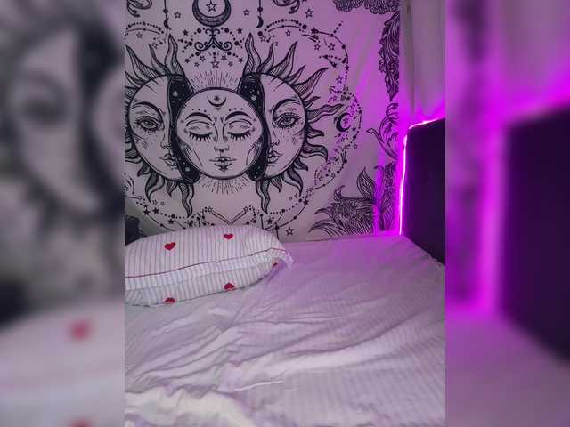 Villanelle's BongaCams show and profile