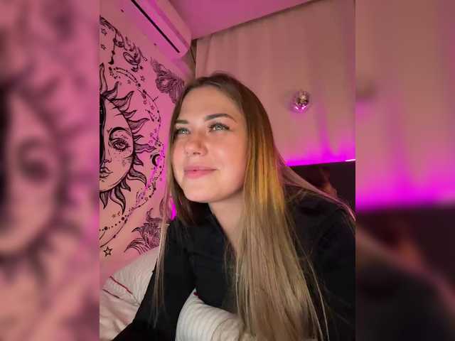 Villanelle's BongaCams show and profile