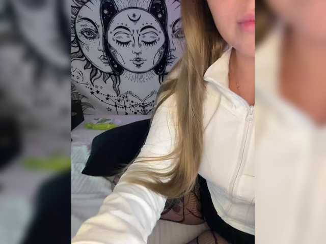 Villanelle's BongaCams show and profile