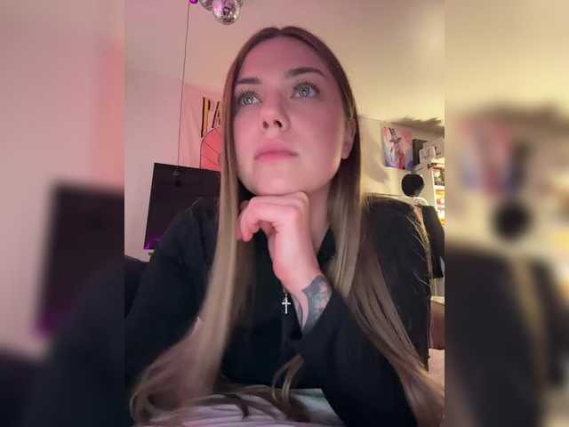 Villanelle's BongaCams show and profile