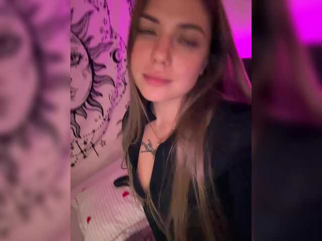 Villanelle's BongaCams show and profile