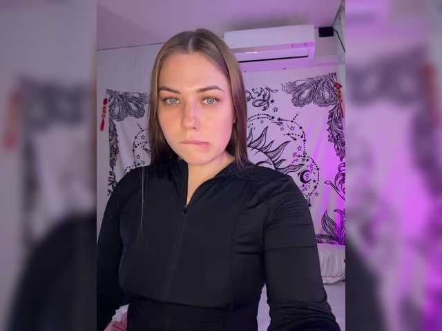 Villanelle's BongaCams show and profile