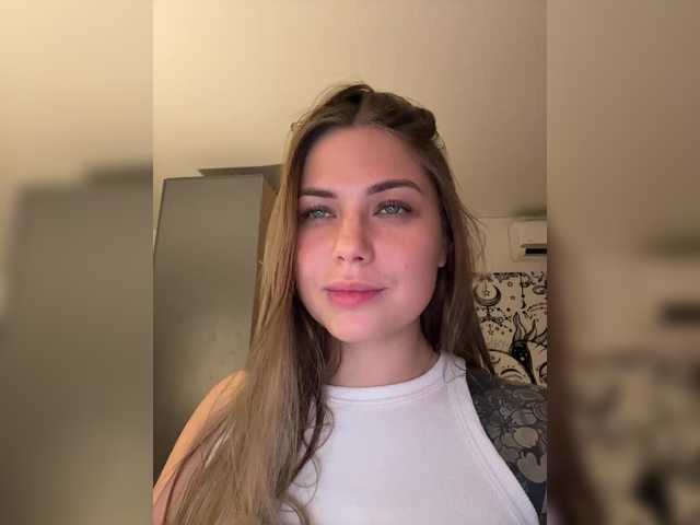 Villanelle's BongaCams show and profile