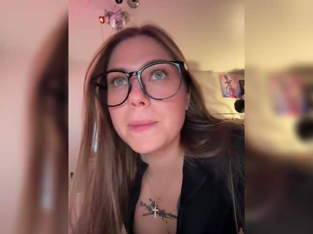 Villanelle's BongaCams show and profile