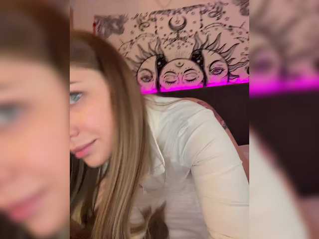 Villanelle's BongaCams show and profile