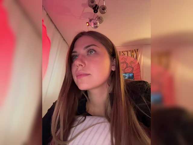 Villanelle's BongaCams show and profile