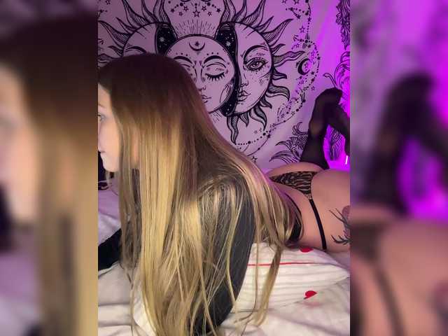 Villanelle's BongaCams show and profile