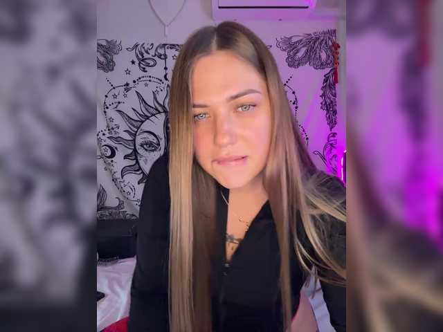 Villanelle's BongaCams show and profile