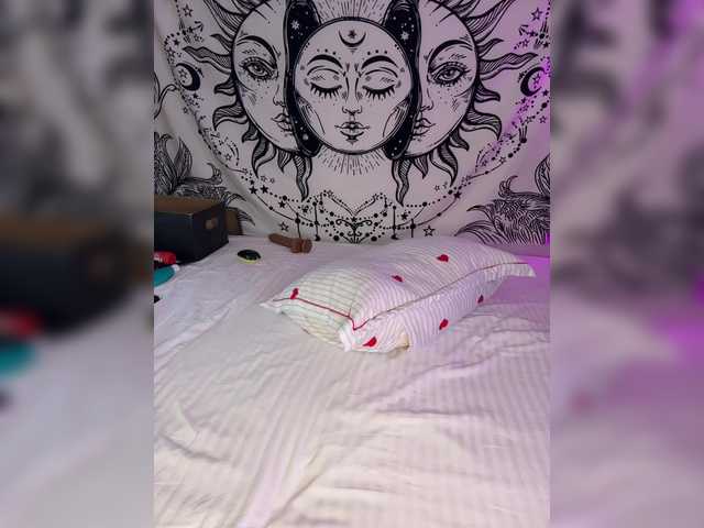 Villanelle's BongaCams show and profile