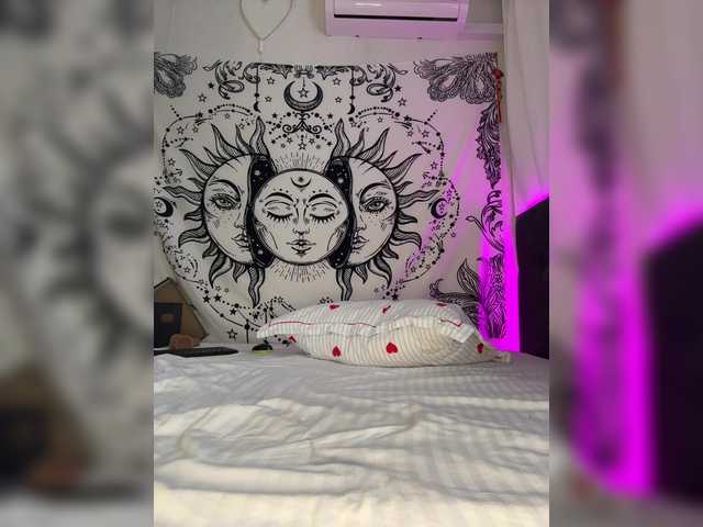 Villanelle's BongaCams show and profile